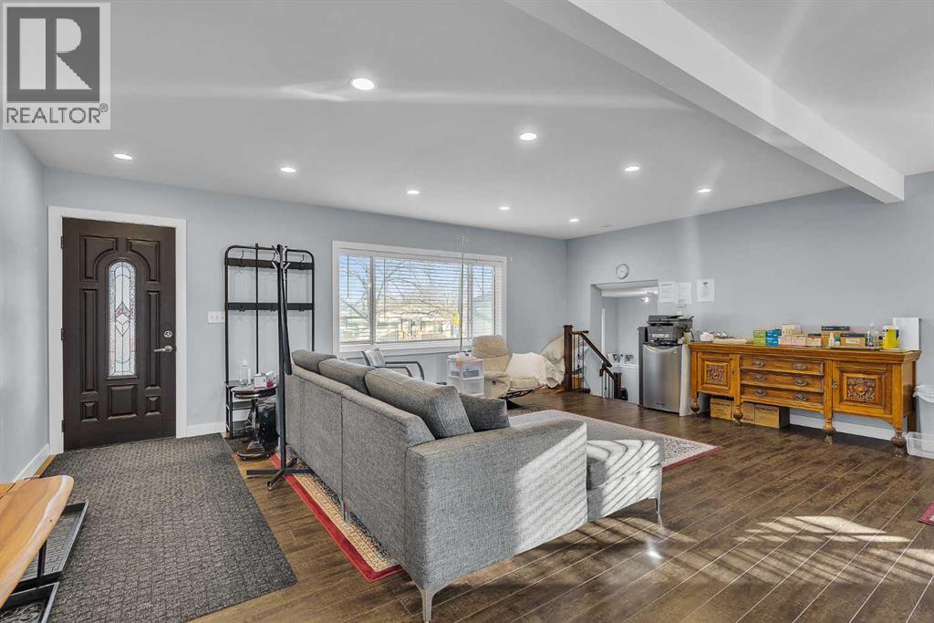 109 Hudson Road Nw, Calgary, Alberta  T2K 0J4 - Photo 5 - A2283580