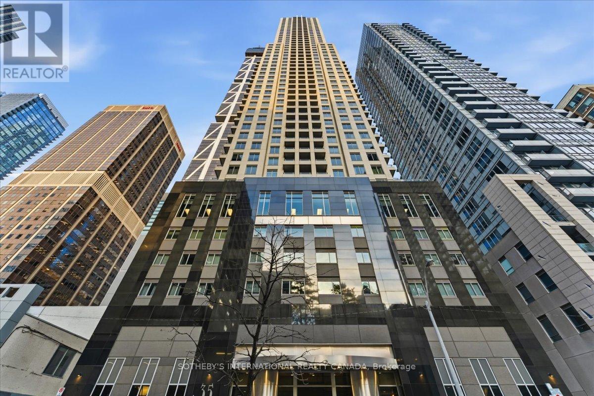 1502 - 35 Balmuto Street, Toronto, Ontario  M4Y 0A3 - Photo 2 - C12789638