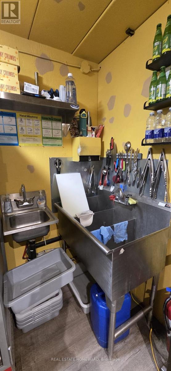 65 - 160 Baldwin Street, Toronto, Ontario  M5T 3K7 - Photo 3 - C12789682