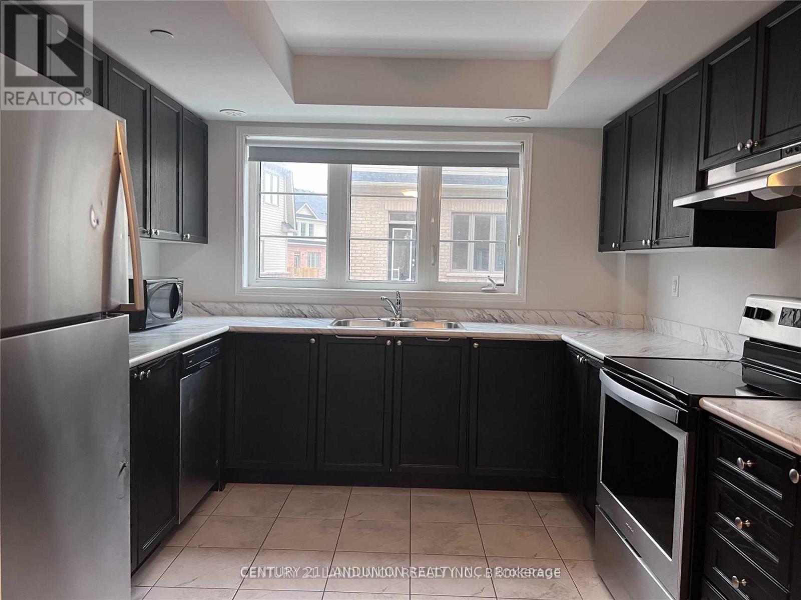 2737 Deputy Minister Path, Oshawa, Ontario  L1L 0M7 - Photo 4 - E12789696