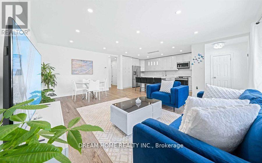 Main - 302 Crosby Avenue, Richmond Hill, Ontario  L4C 2R6 - Photo 5 - N12789686