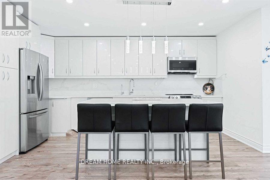 Main - 302 Crosby Avenue, Richmond Hill, Ontario  L4C 2R6 - Photo 7 - N12789686