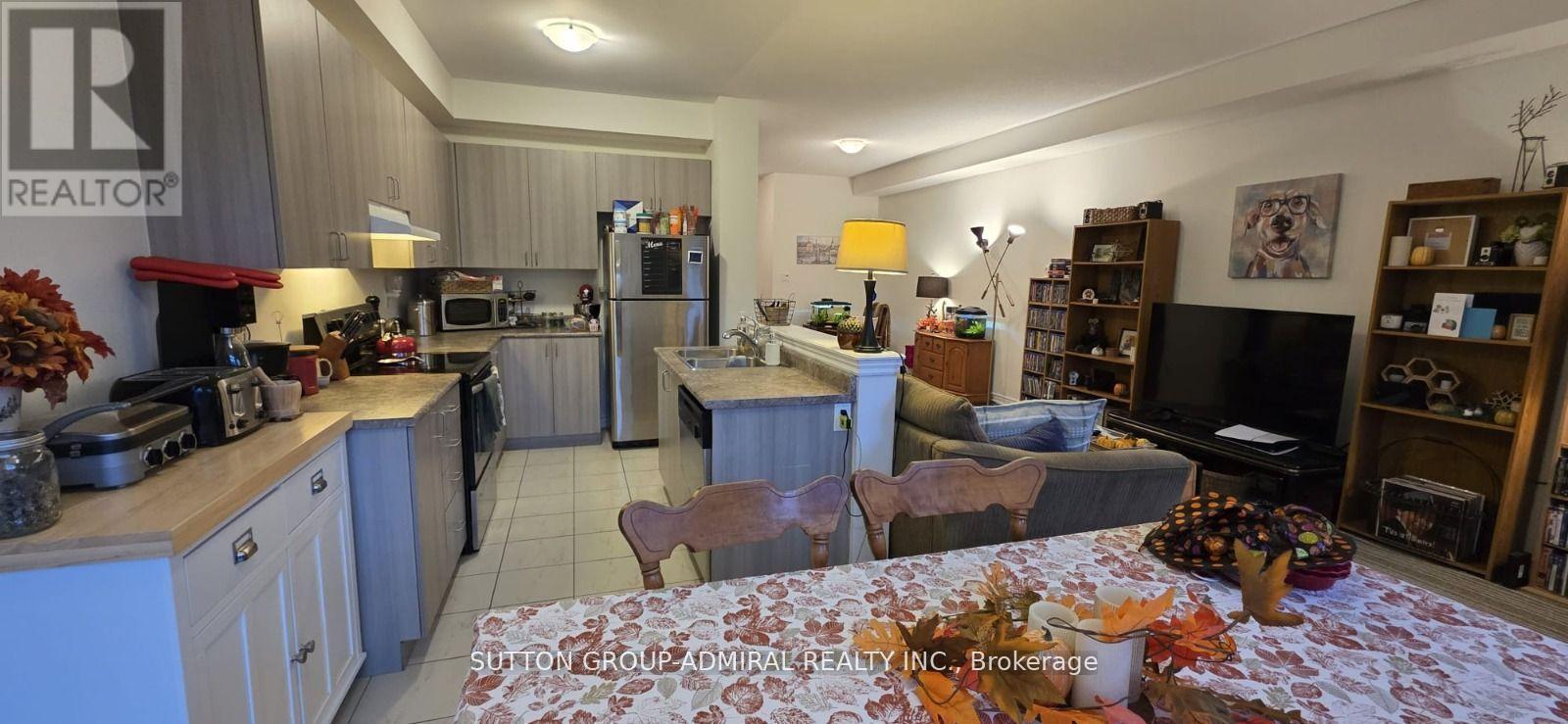 45 Greenwood Drive, Essa (Angus), Ontario  L0M 1B5 - Photo 6 - N12789706