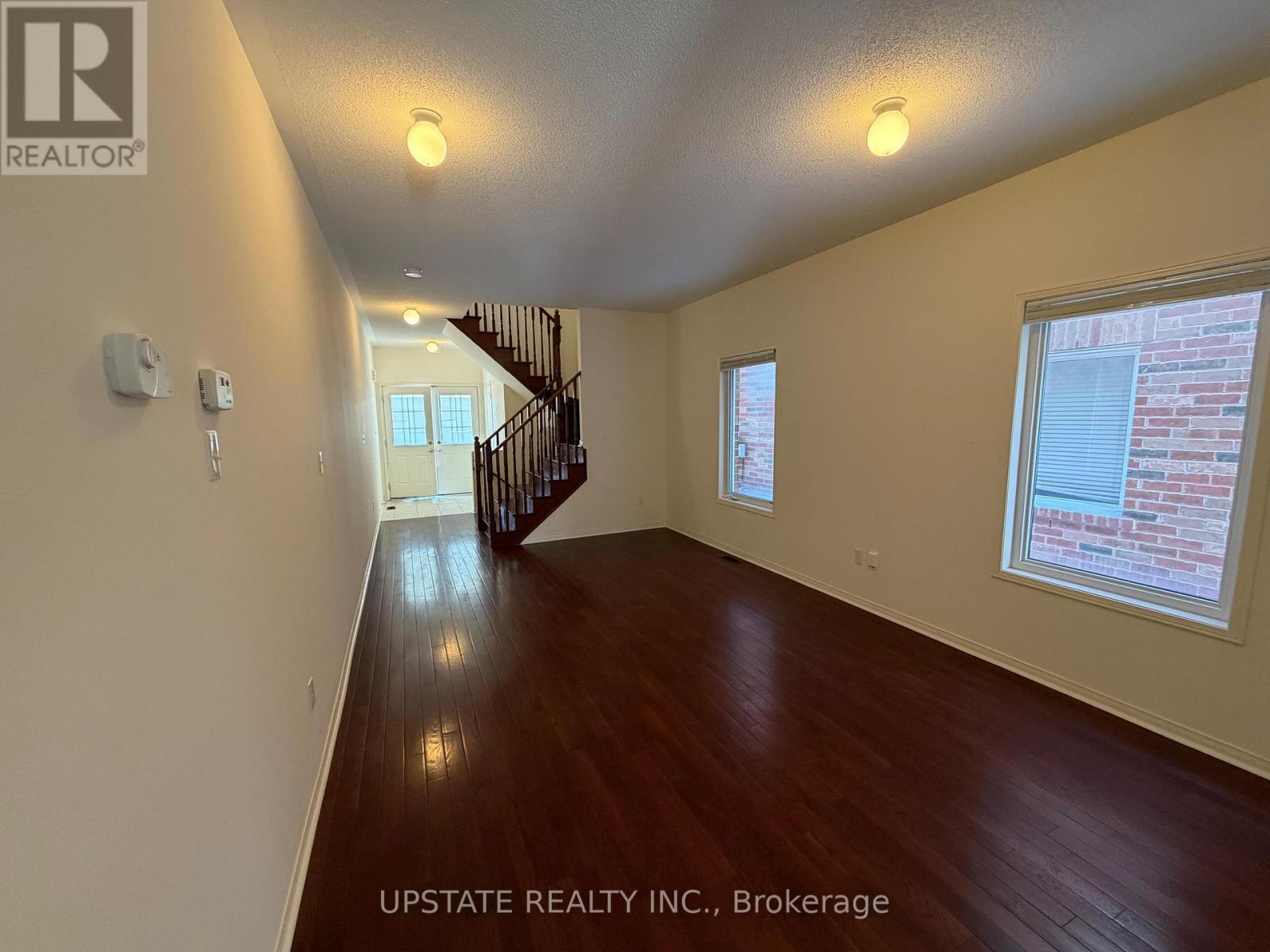 105 Heartview Road, Brampton, Ontario  L6Z 0C9 - Photo 2 - W12789658