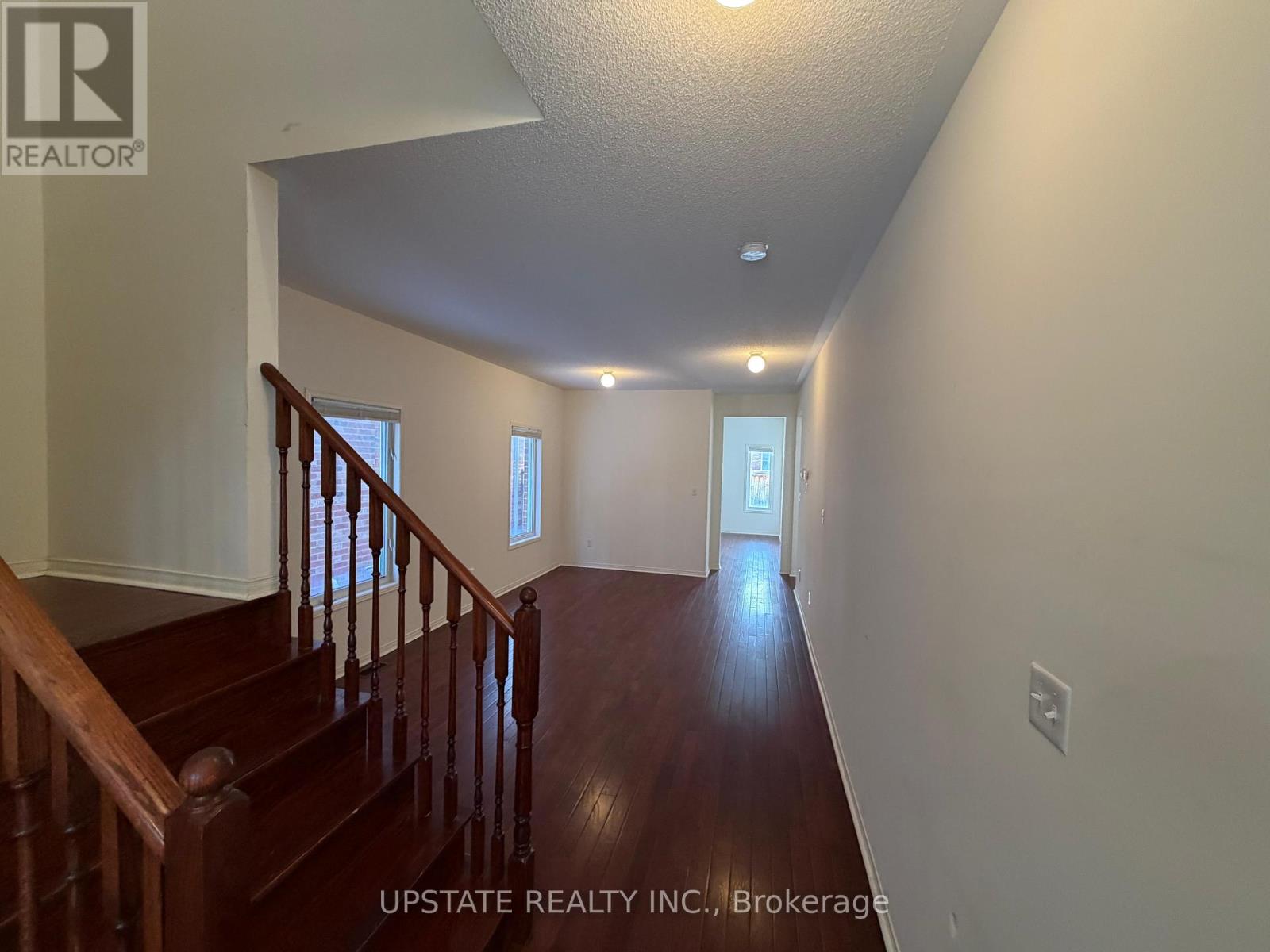 105 Heartview Road, Brampton, Ontario  L6Z 0C9 - Photo 3 - W12789658