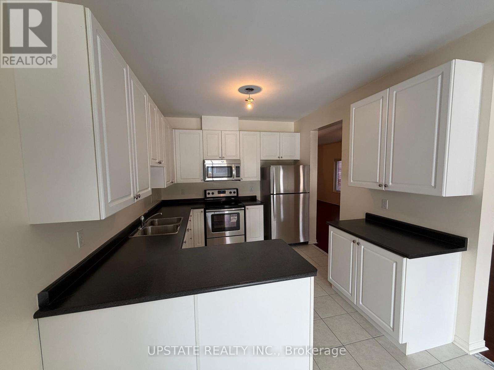 105 Heartview Road, Brampton, Ontario  L6Z 0C9 - Photo 6 - W12789658