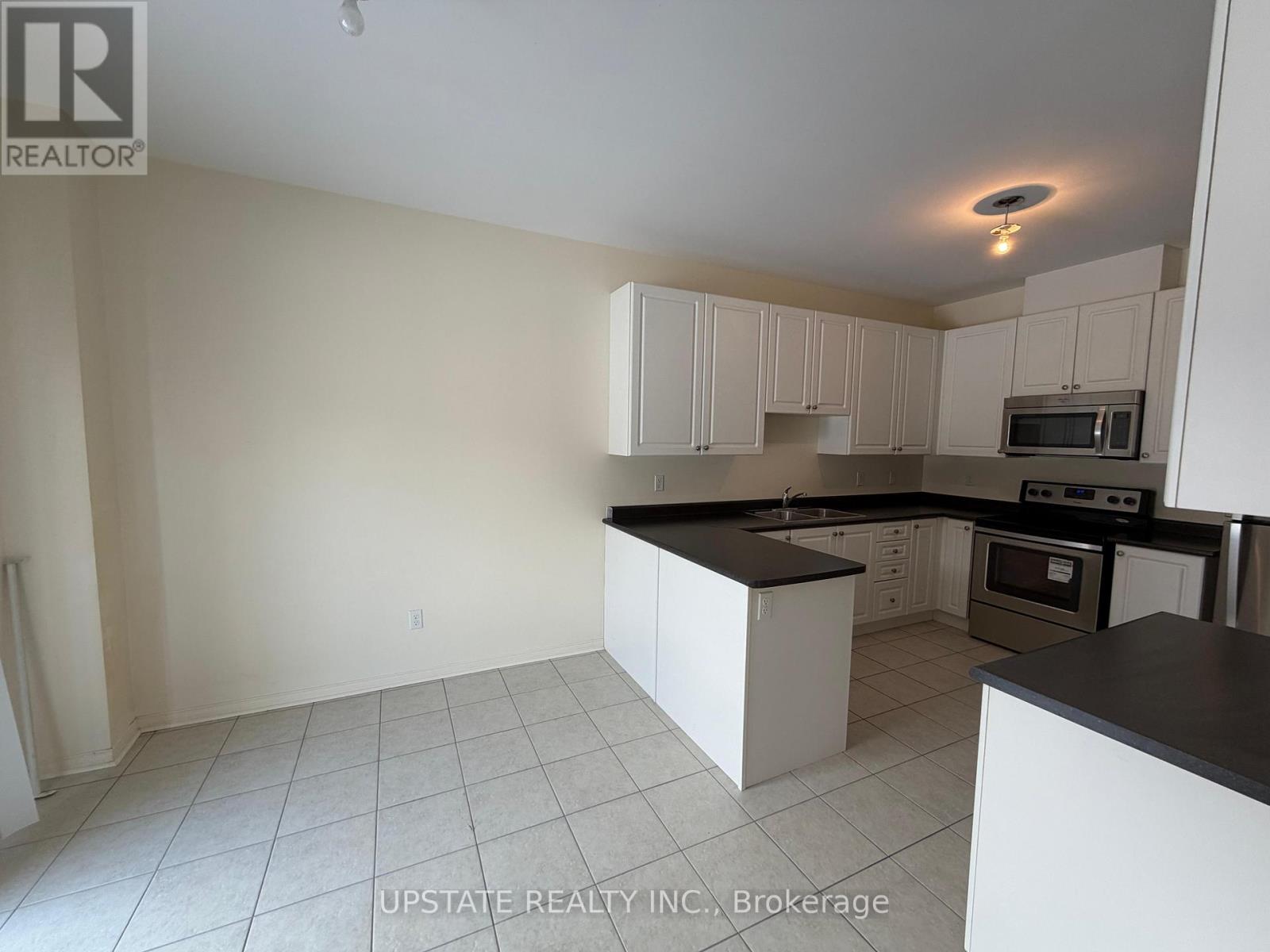 105 Heartview Road, Brampton, Ontario  L6Z 0C9 - Photo 8 - W12789658