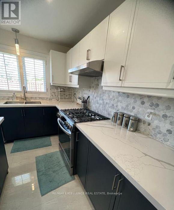 311 Oaktree Circle E, Mississauga, Ontario  L5W 1V4 - Photo 10 - W12789672