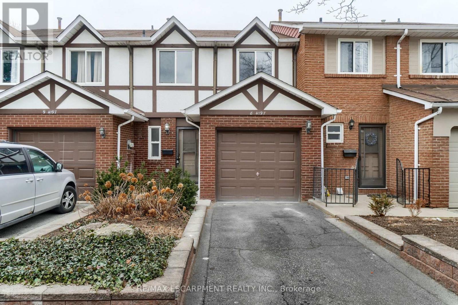 8 - 4197 Longmoor Drive, Burlington, Ontario  L7L 5J9 - Photo 1 - W12789694