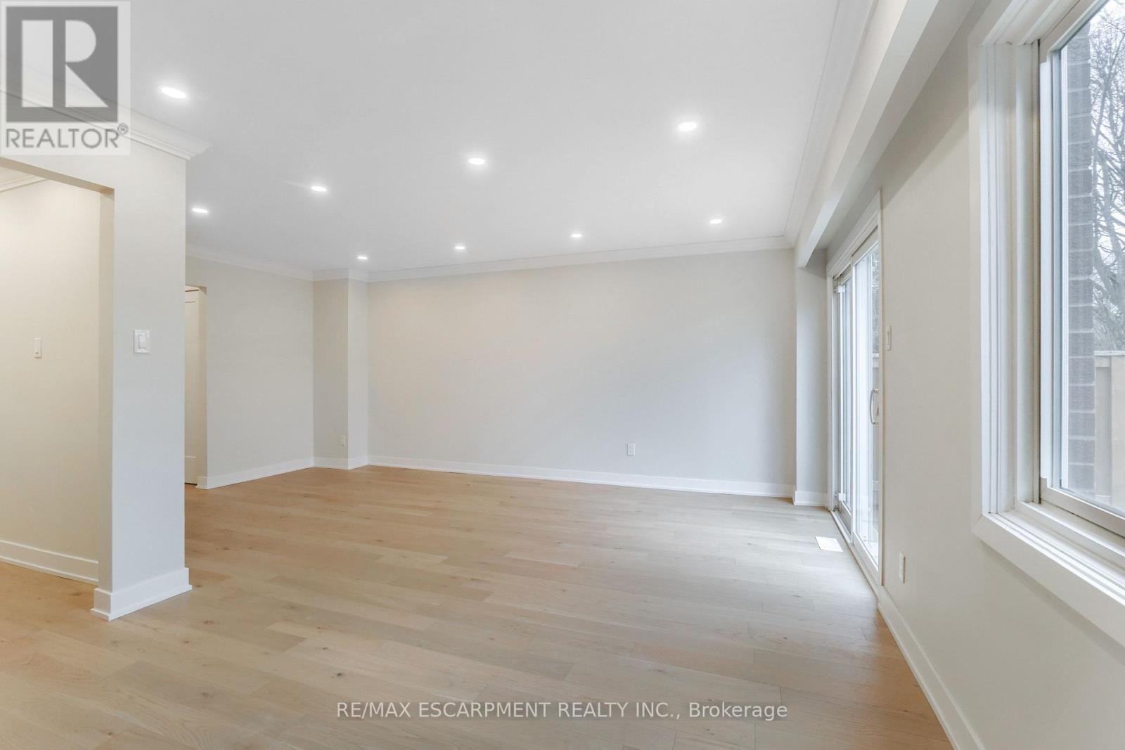 8 - 4197 Longmoor Drive, Burlington, Ontario  L7L 5J9 - Photo 12 - W12789694