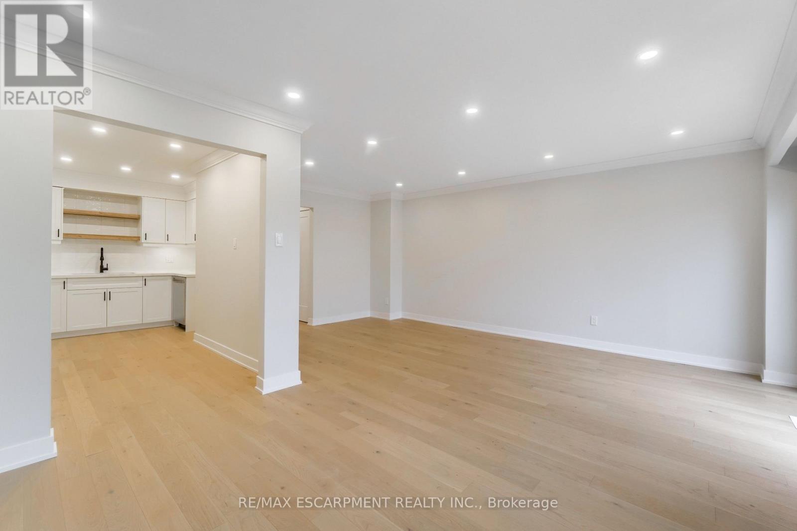 8 - 4197 Longmoor Drive, Burlington, Ontario  L7L 5J9 - Photo 13 - W12789694