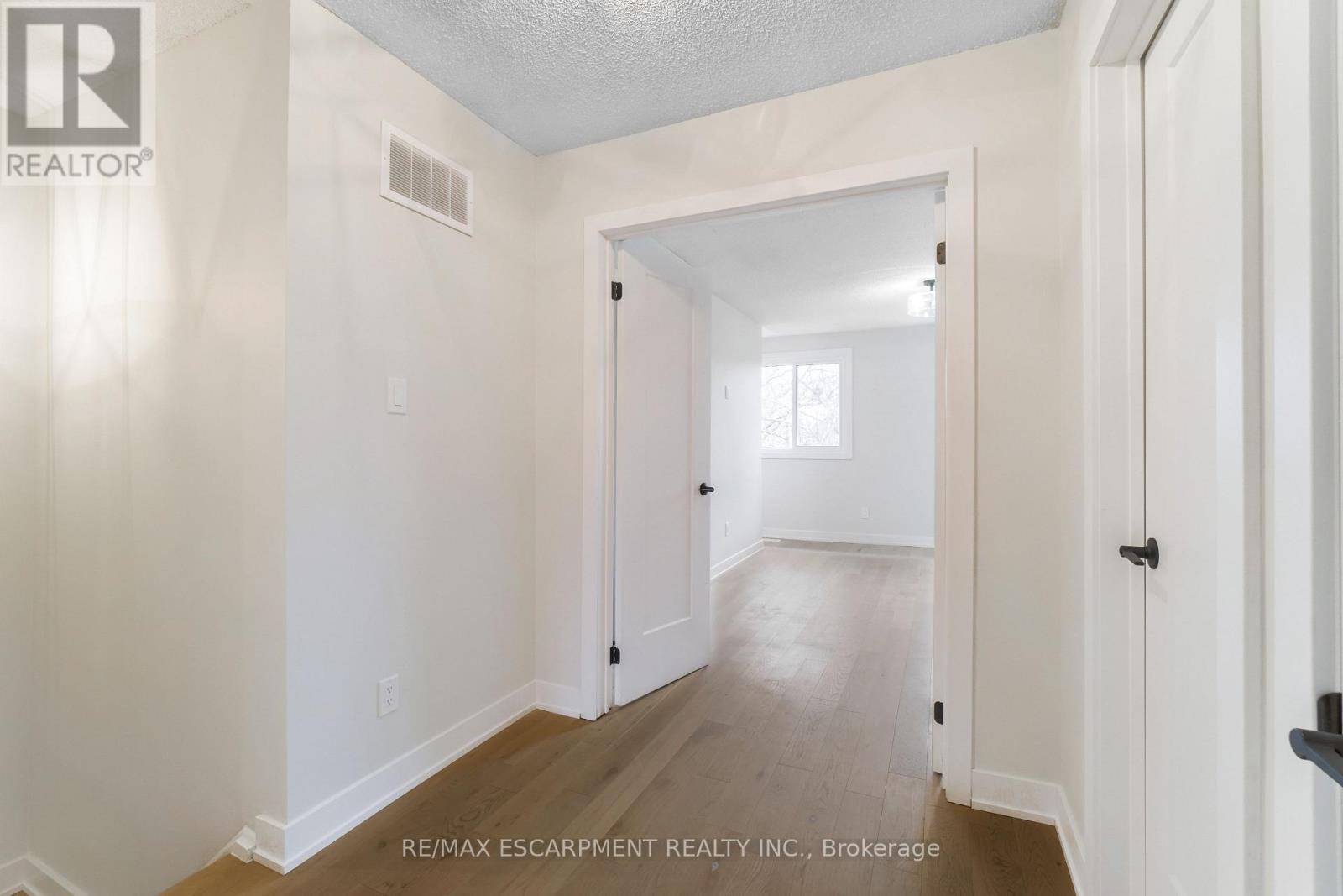 8 - 4197 Longmoor Drive, Burlington, Ontario  L7L 5J9 - Photo 20 - W12789694