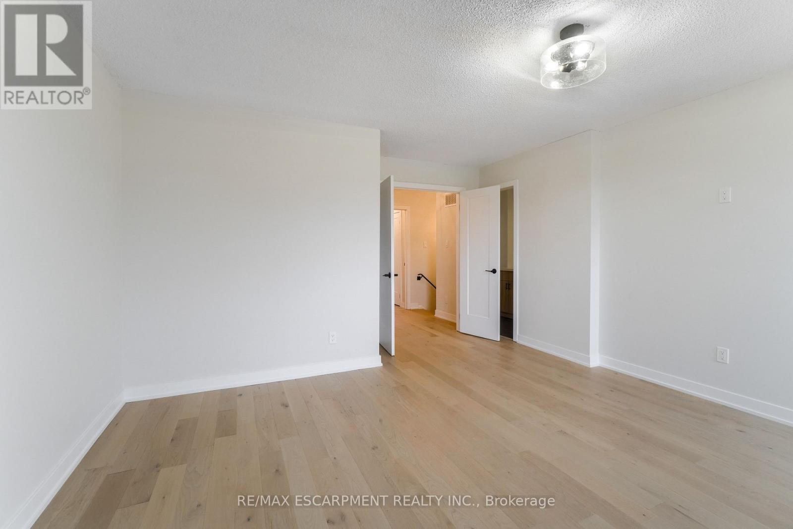 8 - 4197 Longmoor Drive, Burlington, Ontario  L7L 5J9 - Photo 23 - W12789694