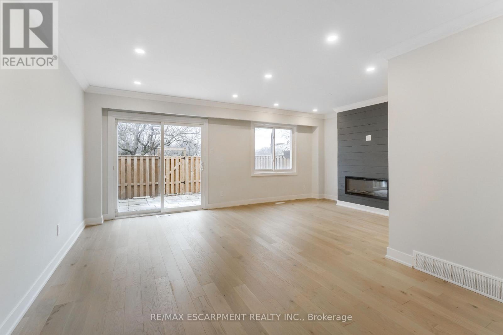 8 - 4197 Longmoor Drive, Burlington, Ontario  L7L 5J9 - Photo 6 - W12789694