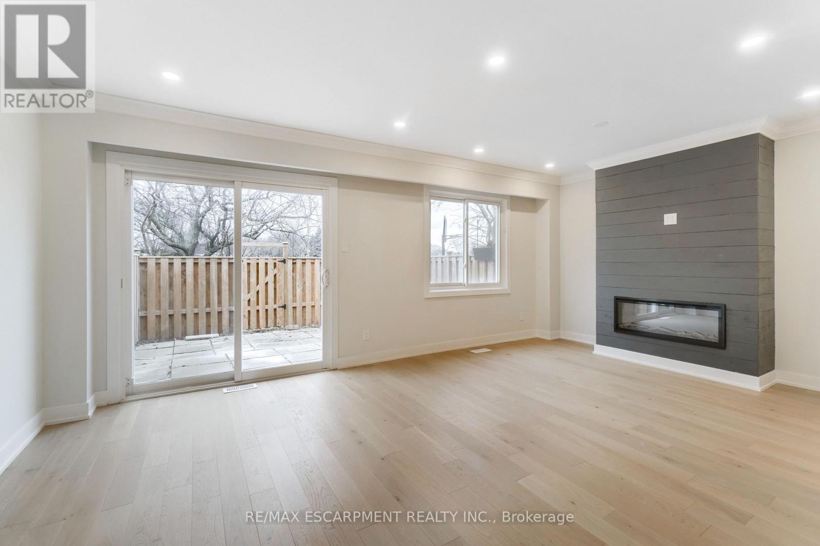 8 - 4197 Longmoor Drive, Burlington, Ontario  L7L 5J9 - Photo 7 - W12789694