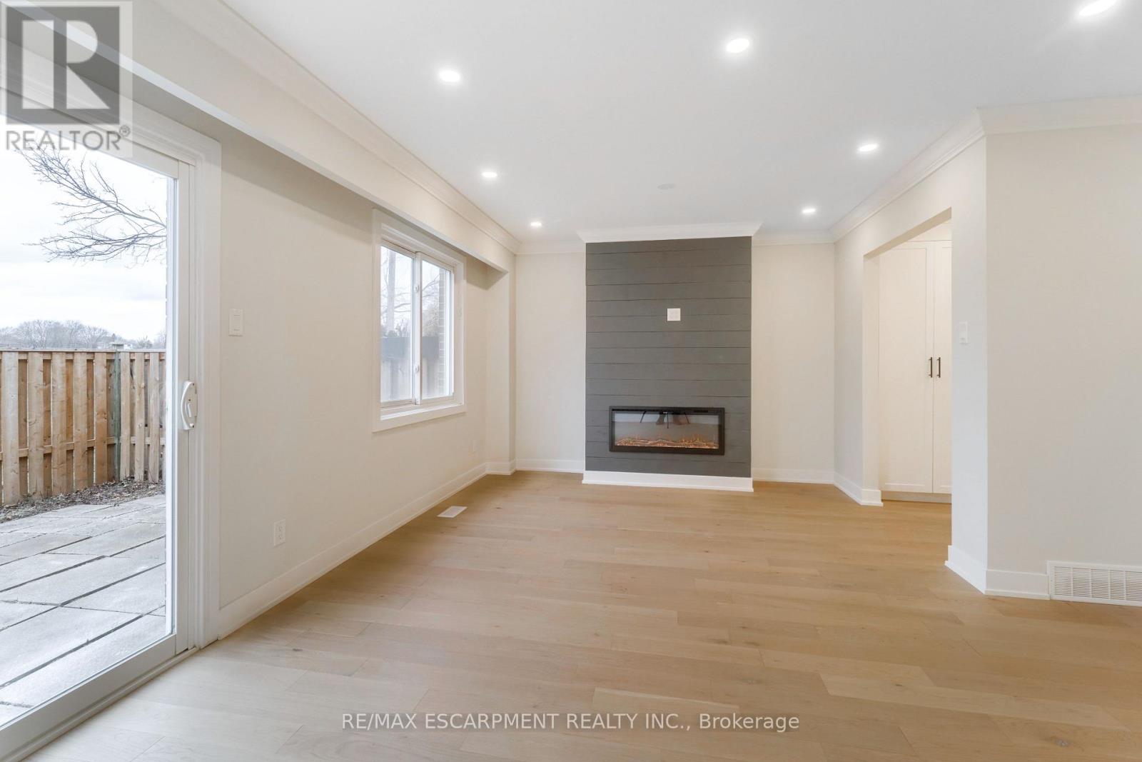 8 - 4197 Longmoor Drive, Burlington, Ontario  L7L 5J9 - Photo 8 - W12789694