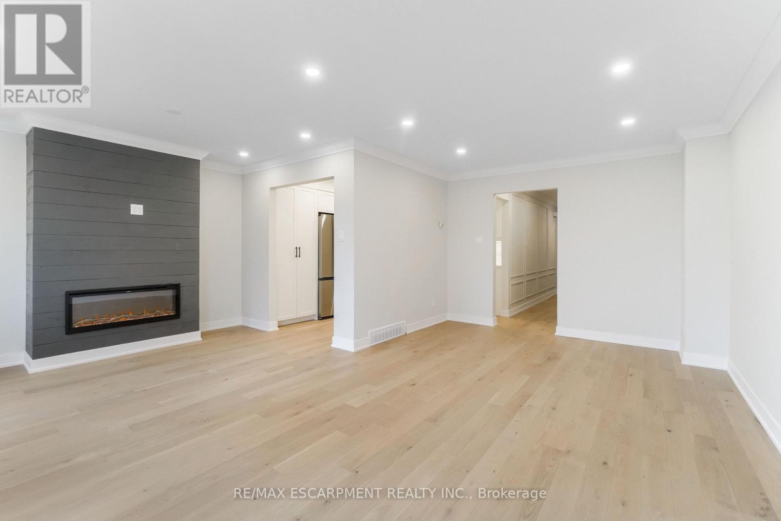 8 - 4197 Longmoor Drive, Burlington, Ontario  L7L 5J9 - Photo 9 - W12789694