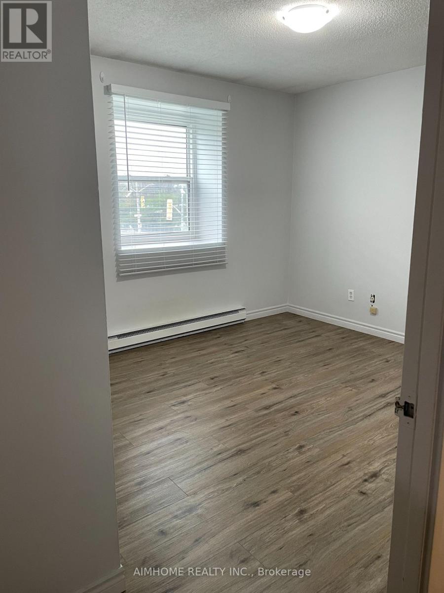 4 - 113 Westmount Road N, Waterloo, Ontario  N2L 5G5 - Photo 11 - X12789690