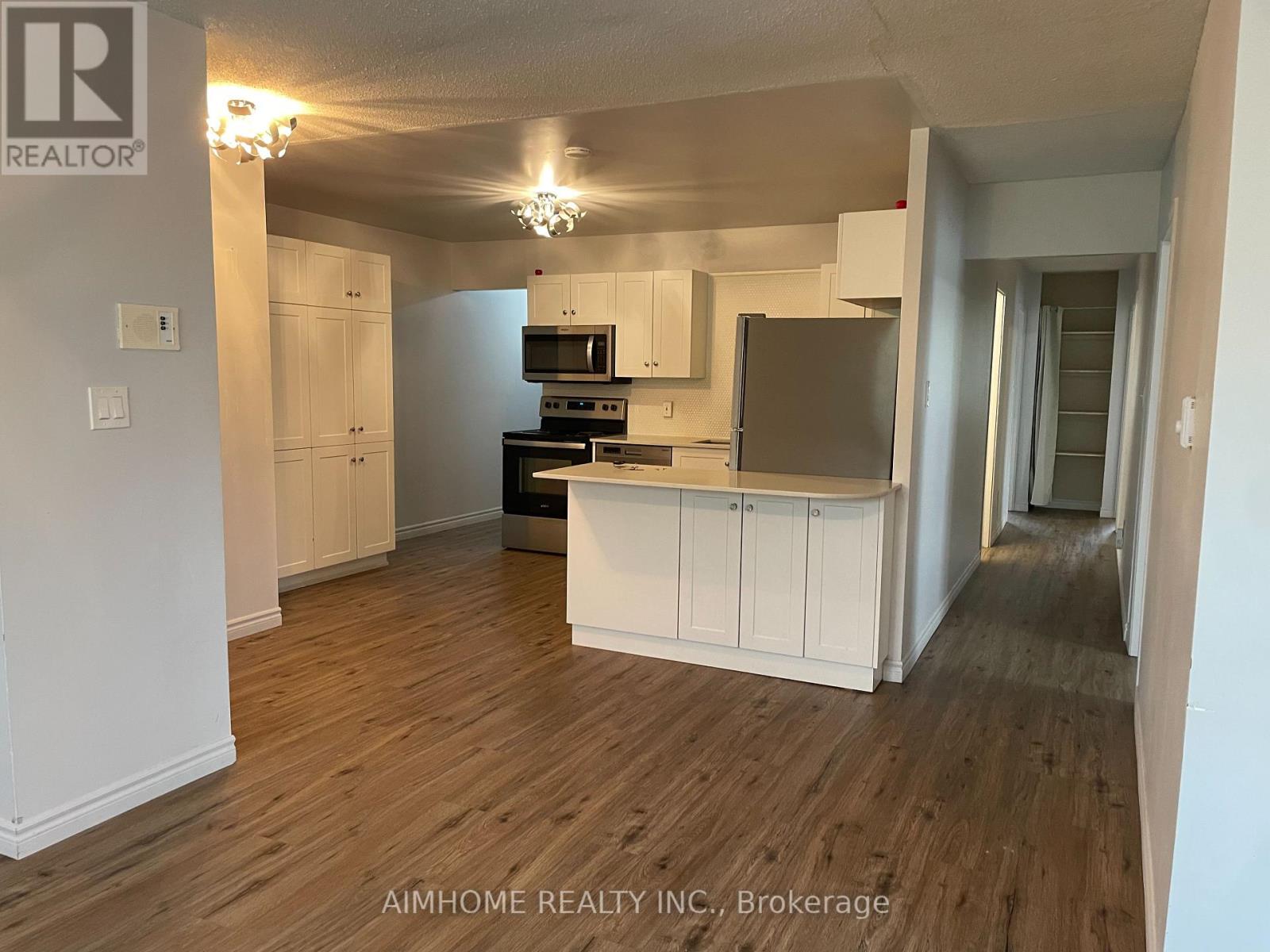 4 - 113 Westmount Road N, Waterloo, Ontario  N2L 5G5 - Photo 2 - X12789690