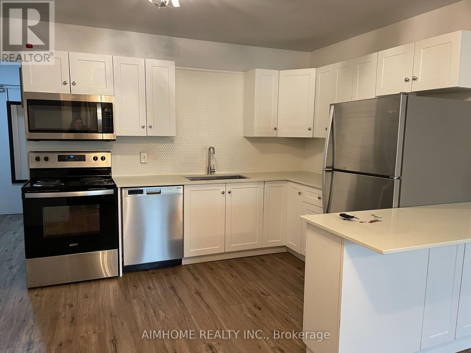 4 - 113 Westmount Road N, Waterloo, Ontario  N2L 5G5 - Photo 3 - X12789690