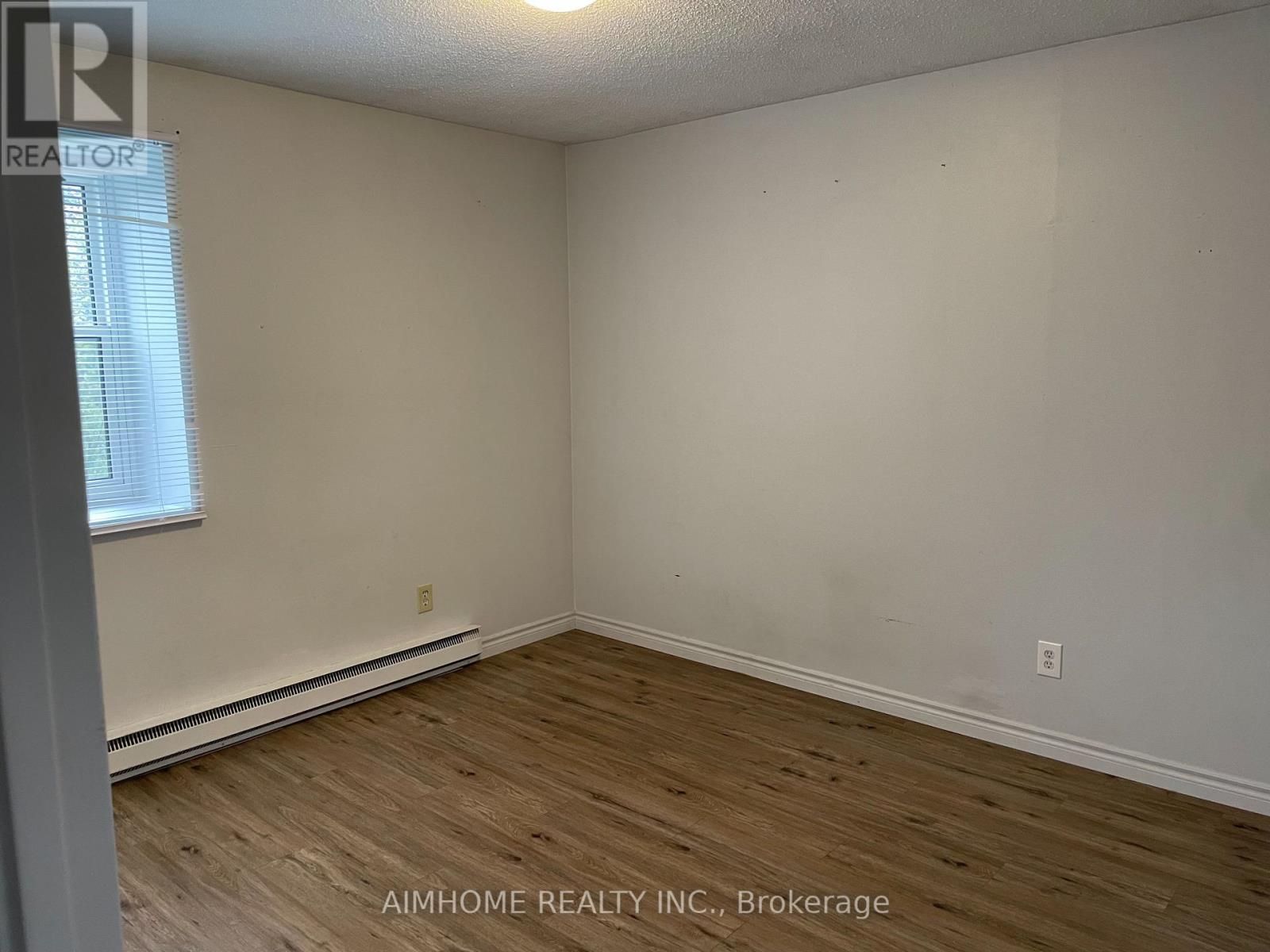 4 - 113 Westmount Road N, Waterloo, Ontario  N2L 5G5 - Photo 9 - X12789690