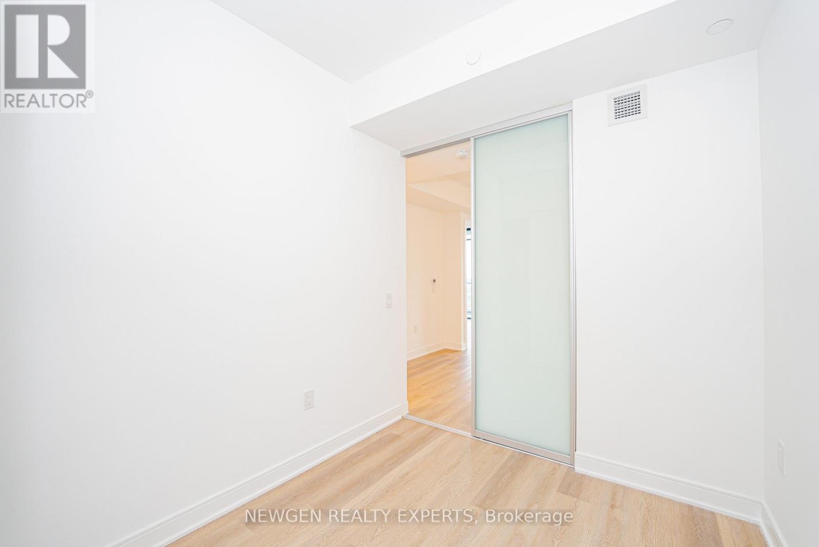 916 - 86 Dundas Street E, Mississauga, Ontario  L5A 1W4 - Photo 16 - W12788466