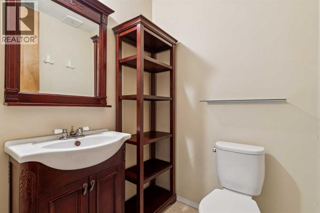 6407 Law Drive Sw, Calgary, Alberta  T3E 6A3 - Photo 14 - A2286432