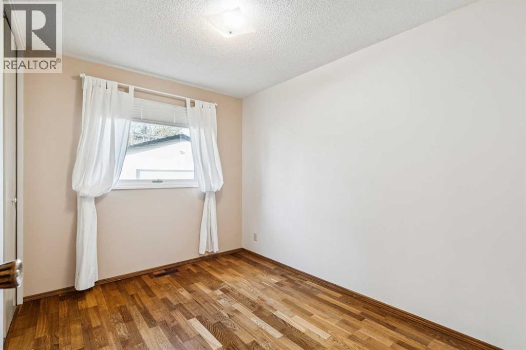 6407 Law Drive Sw, Calgary, Alberta  T3E 6A3 - Photo 15 - A2286432