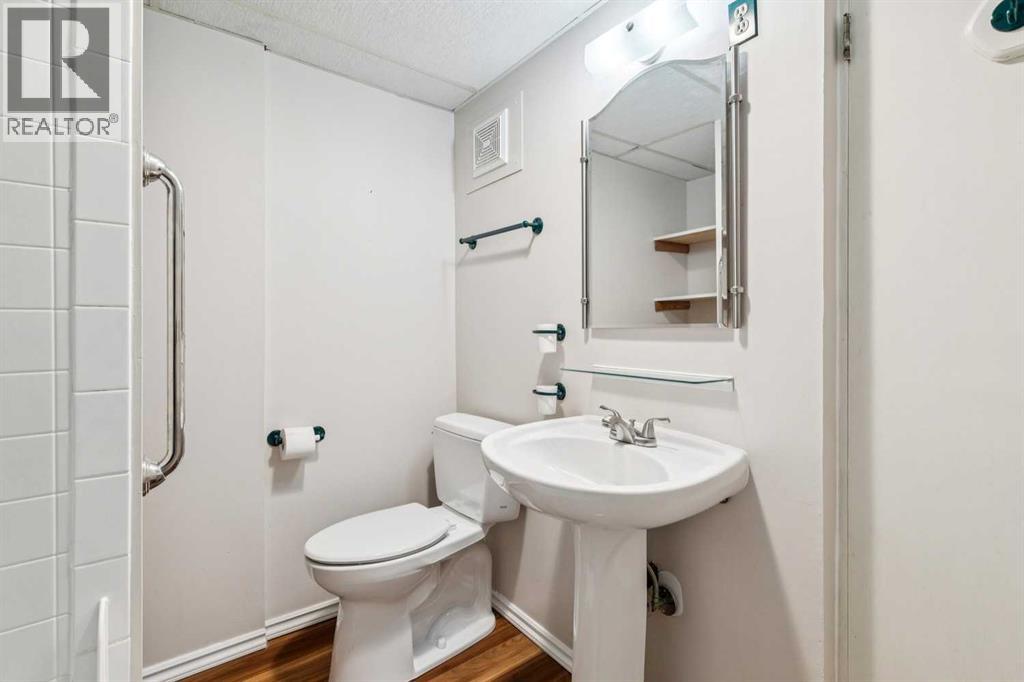 6407 Law Drive Sw, Calgary, Alberta  T3E 6A3 - Photo 26 - A2286432