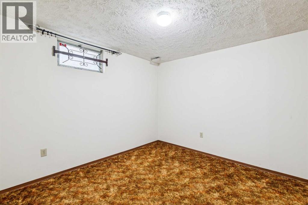 6407 Law Drive Sw, Calgary, Alberta  T3E 6A3 - Photo 28 - A2286432