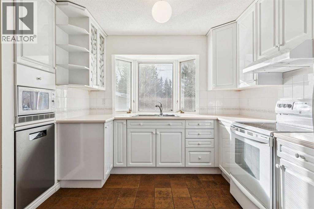 6407 Law Drive Sw, Calgary, Alberta  T3E 6A3 - Photo 8 - A2286432