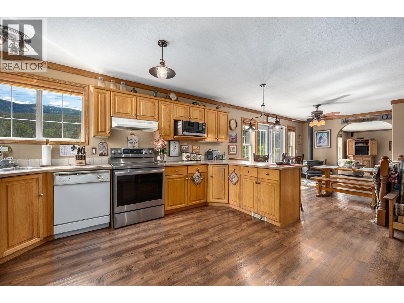 2225 Hazelhurst Road, Merritt, British Columbia  V1K 1N7 - Photo 18 - 10376001