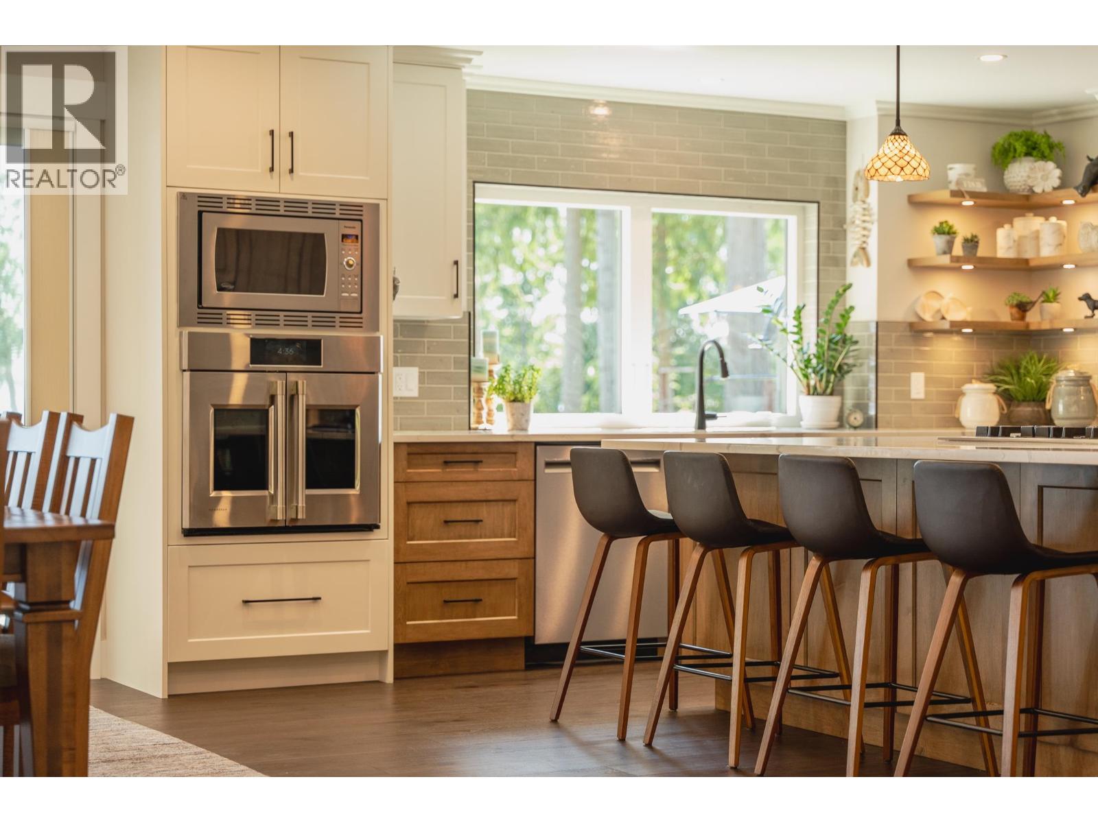 7891 Redrooffs Road, Halfmoon Bay, British Columbia  V7Z 1A4 - Photo 6 - R3090030