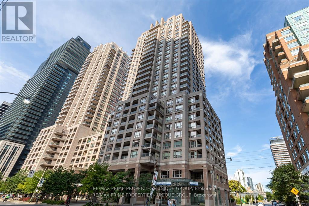 1902 - 909 BAY STREET, Toronto, Ontario