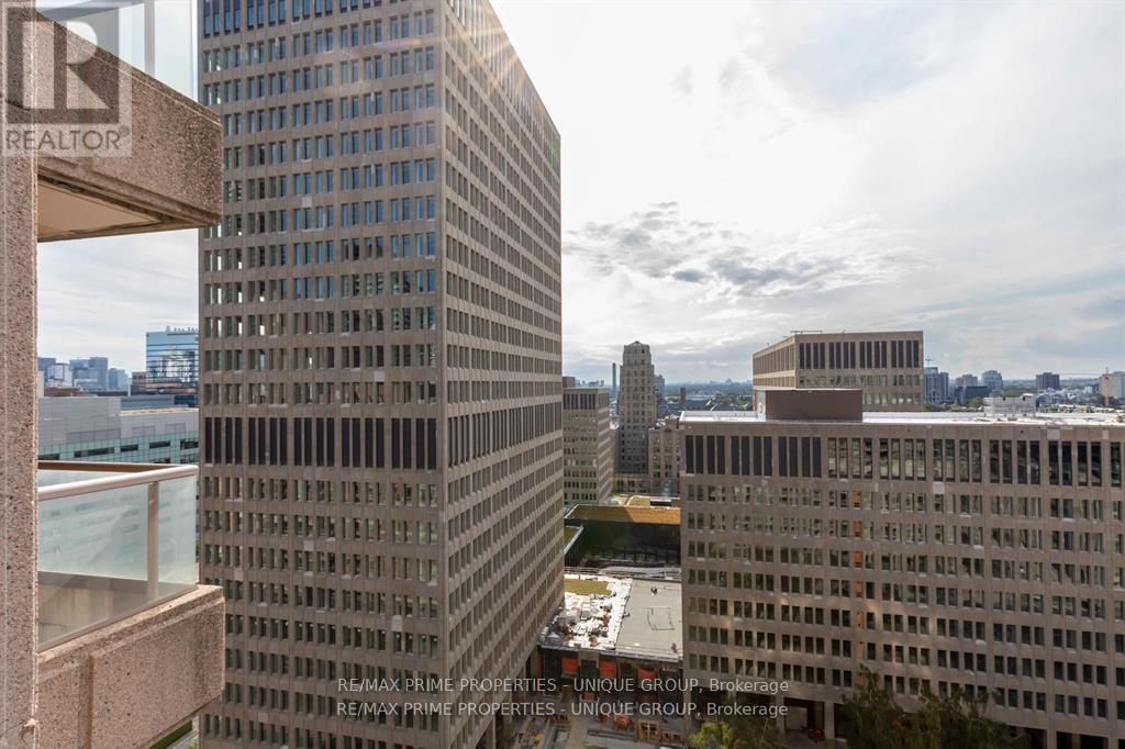 1902 - 909 Bay Street, Toronto, Ontario  M5S 3G2 - Photo 14 - C12789736