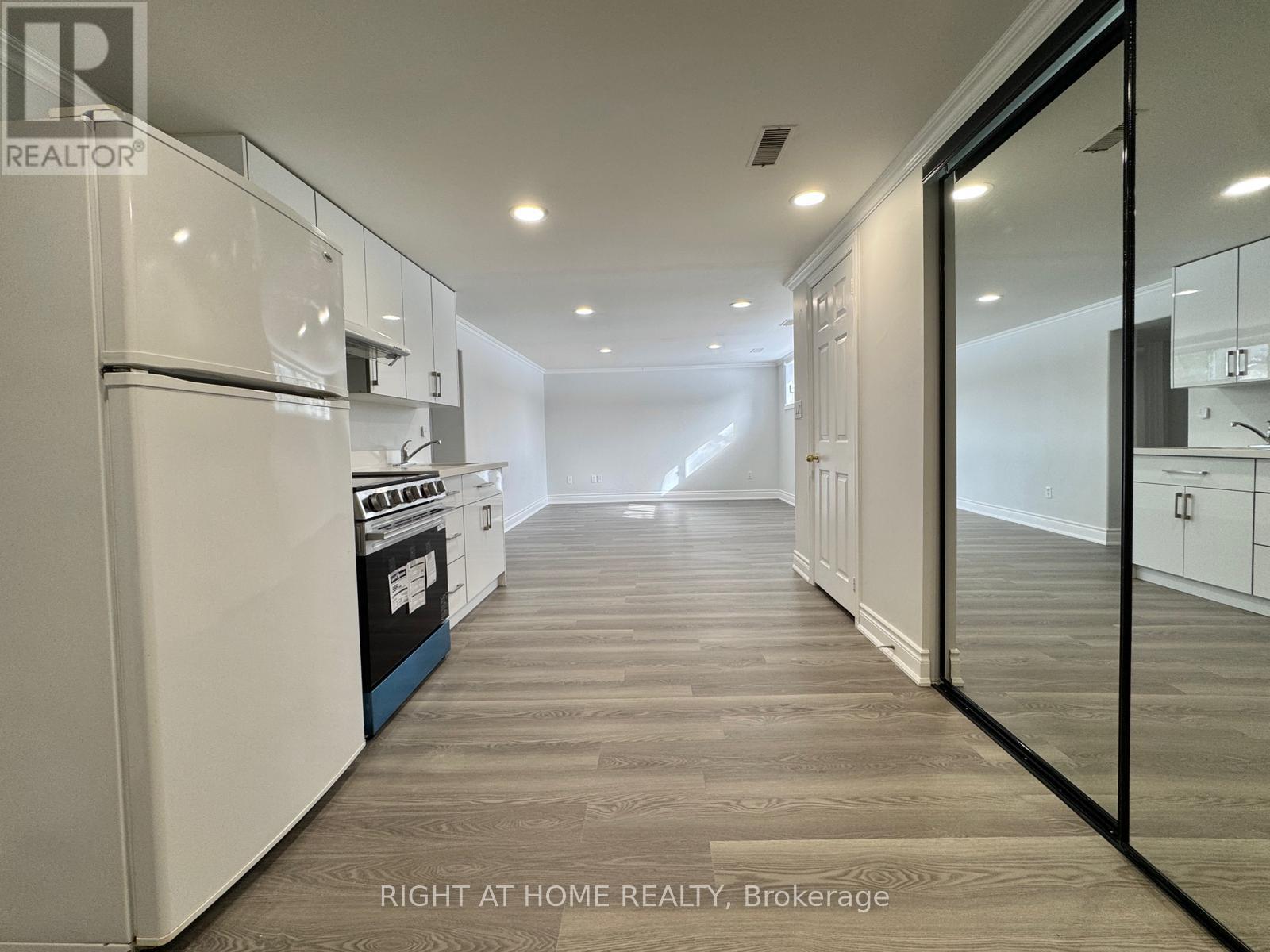 BASEMENT - 413 FERNLEIGH CIRCLE S, Richmond Hill, Ontario