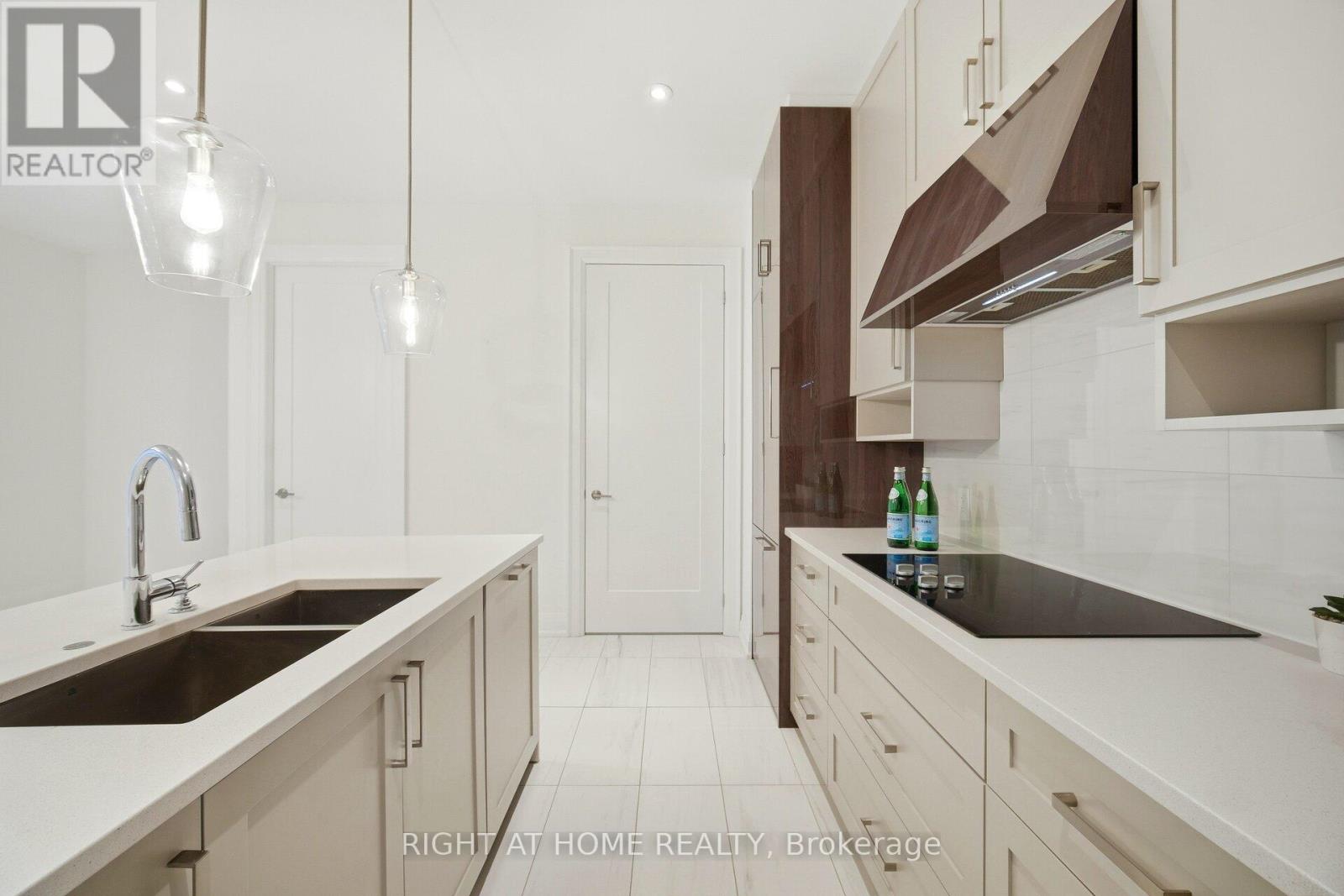 105 - 42 Mill Street, Halton Hills, Ontario  L7G 0P9 - Photo 10 - W12789726