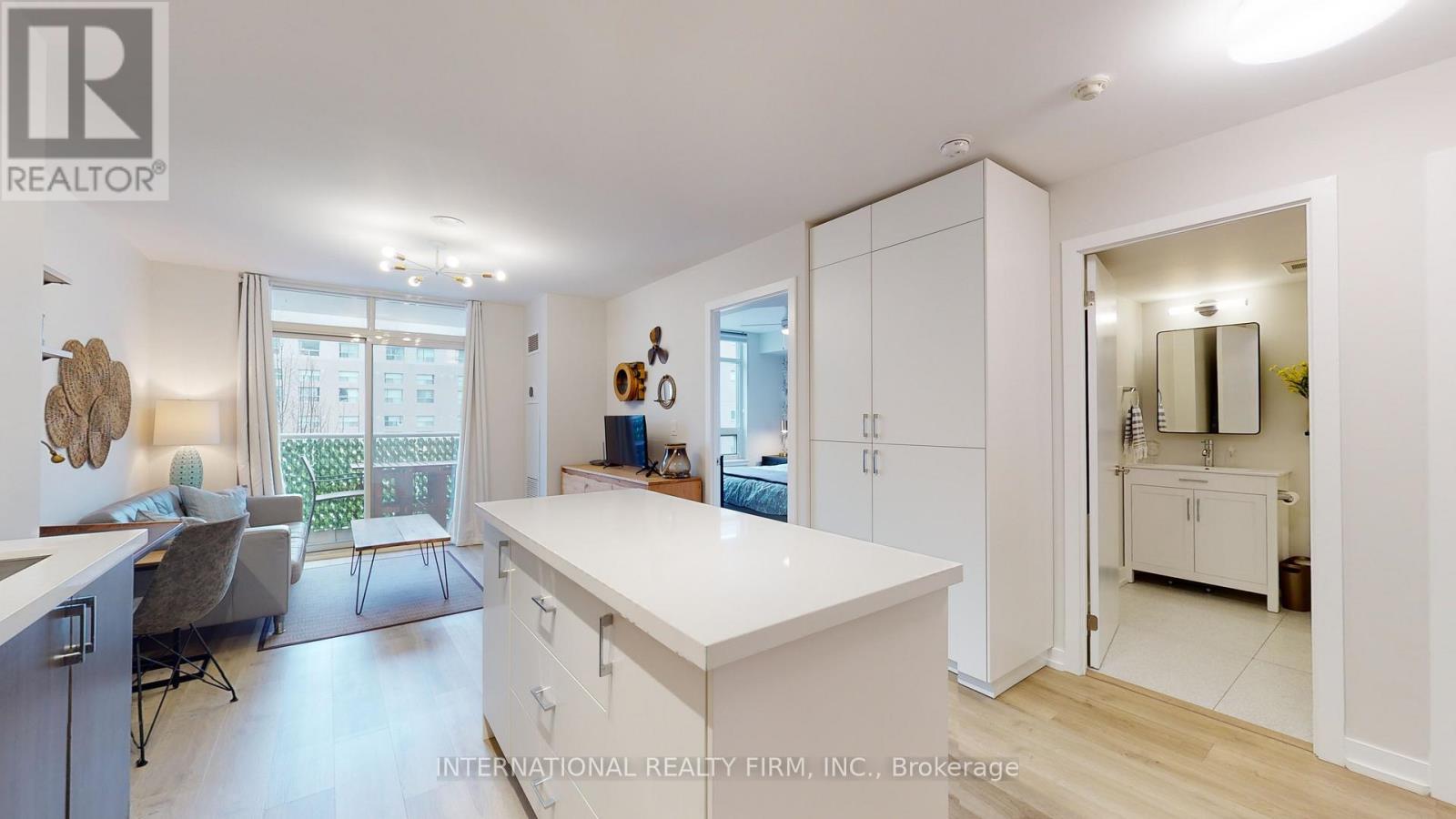 322 - 812 Lansdowne Avenue, Toronto, Ontario  M6H 4K5 - Photo 7 - W12789732