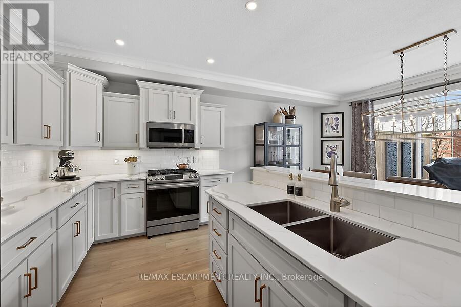 2 Southwood Crescent, Haldimand, Ontario  N3W 0A6 - Photo 13 - X12789730