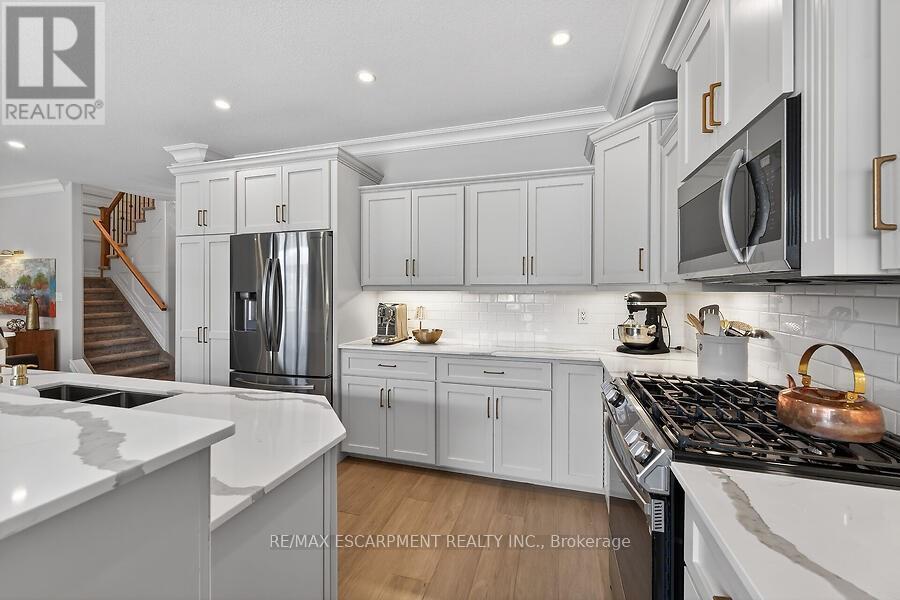 2 Southwood Crescent, Haldimand, Ontario  N3W 0A6 - Photo 17 - X12789730