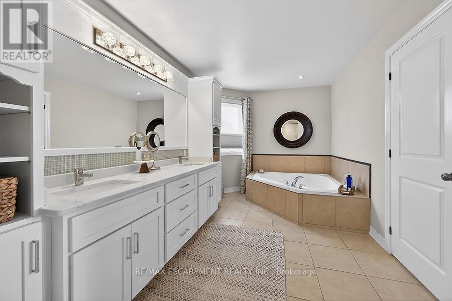 2 Southwood Crescent, Haldimand, Ontario  N3W 0A6 - Photo 26 - X12789730