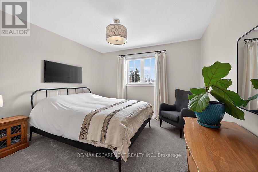 2 Southwood Crescent, Haldimand, Ontario  N3W 0A6 - Photo 33 - X12789730