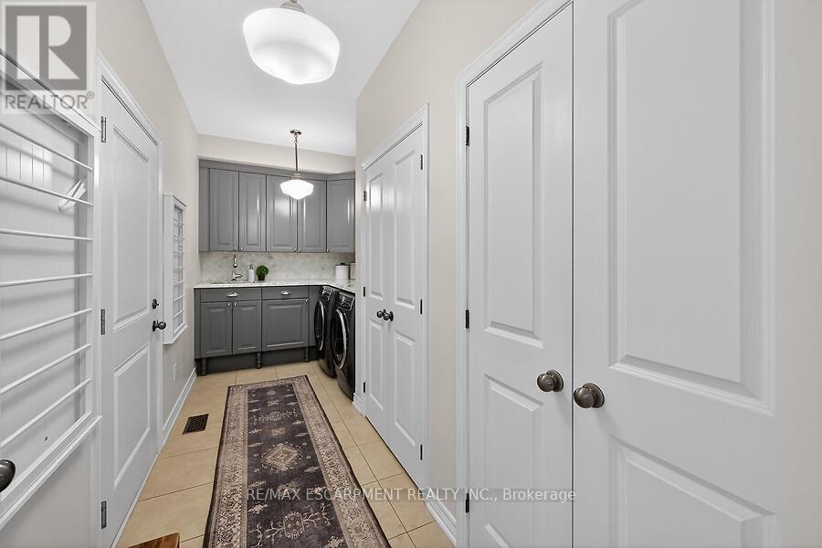 2 Southwood Crescent, Haldimand, Ontario  N3W 0A6 - Photo 6 - X12789730