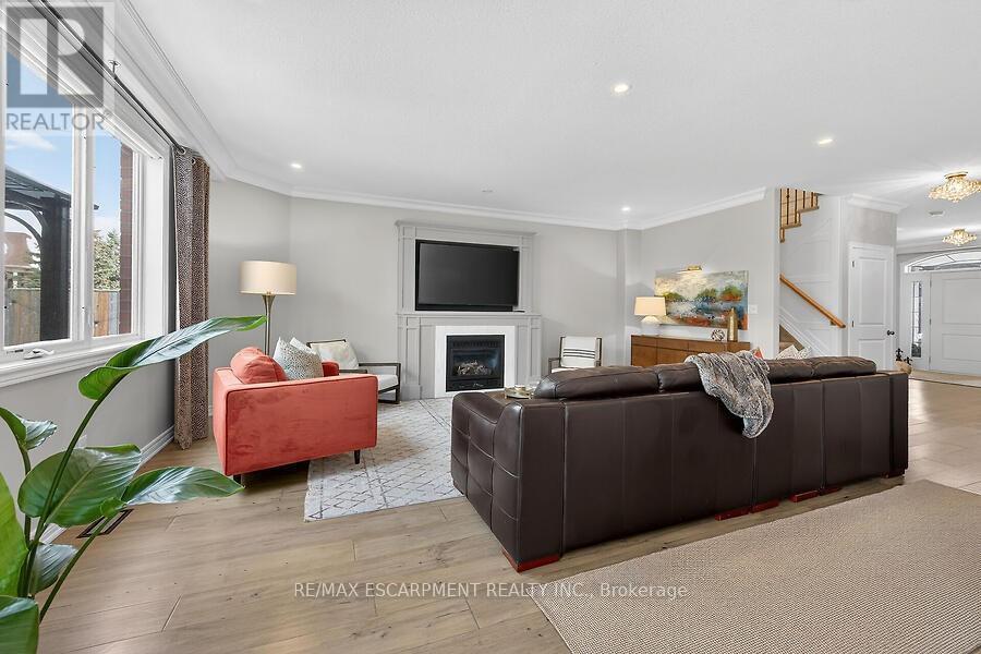 2 Southwood Crescent, Haldimand, Ontario  N3W 0A6 - Photo 9 - X12789730