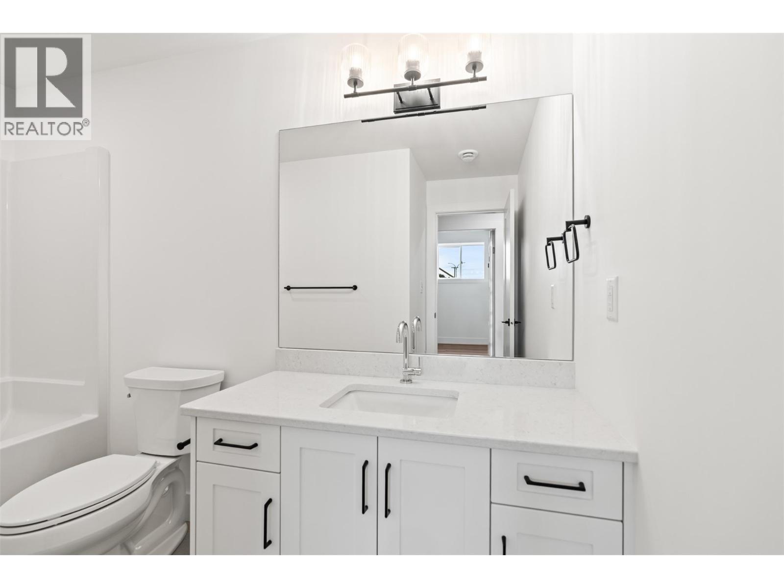 7013 Manning Place, Vernon, British Columbia  V1B 0B6 - Photo 14 - 10376054