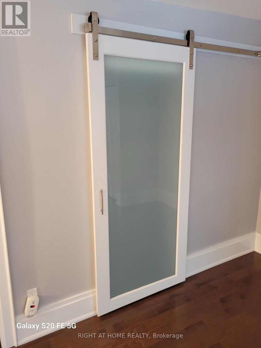 2nd Floor Front - 302 Glenlake Avenue, Toronto, Ontario  M6P 1G3 - Photo 11 - W12789776