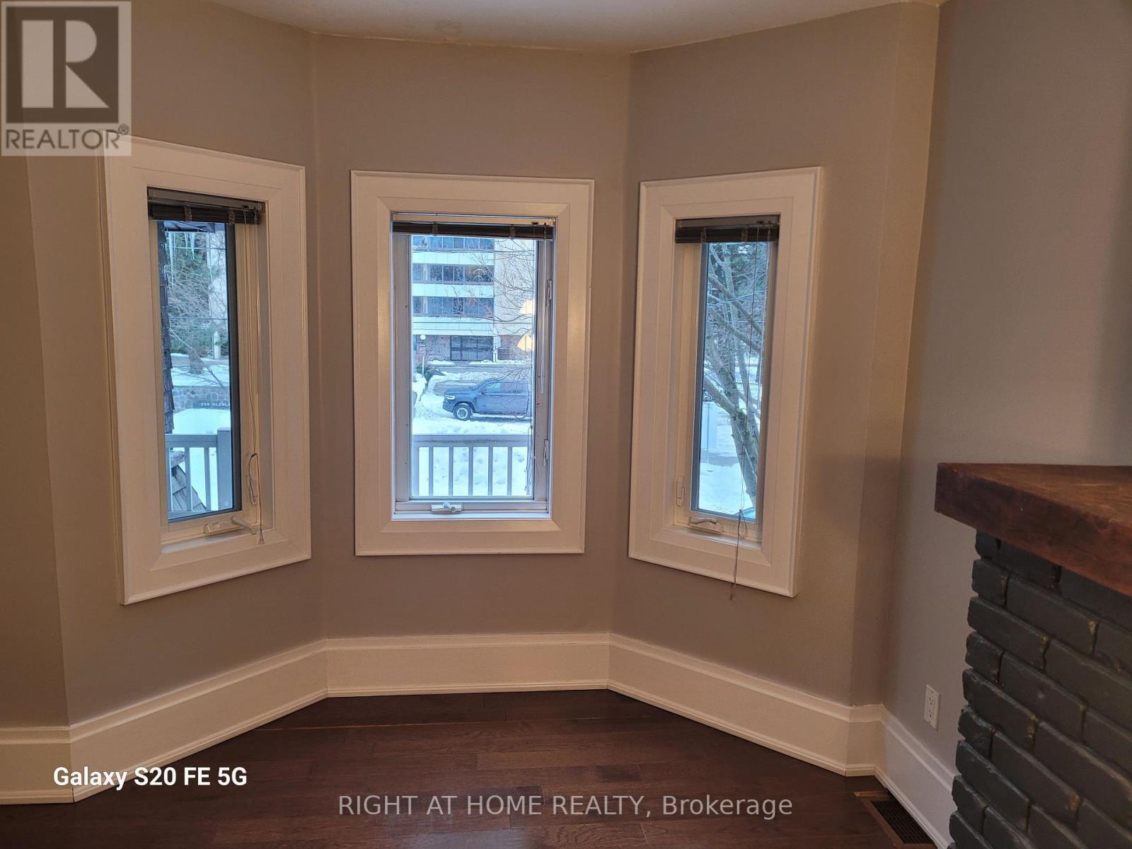 2nd Floor Front - 302 Glenlake Avenue, Toronto, Ontario  M6P 1G3 - Photo 2 - W12789776