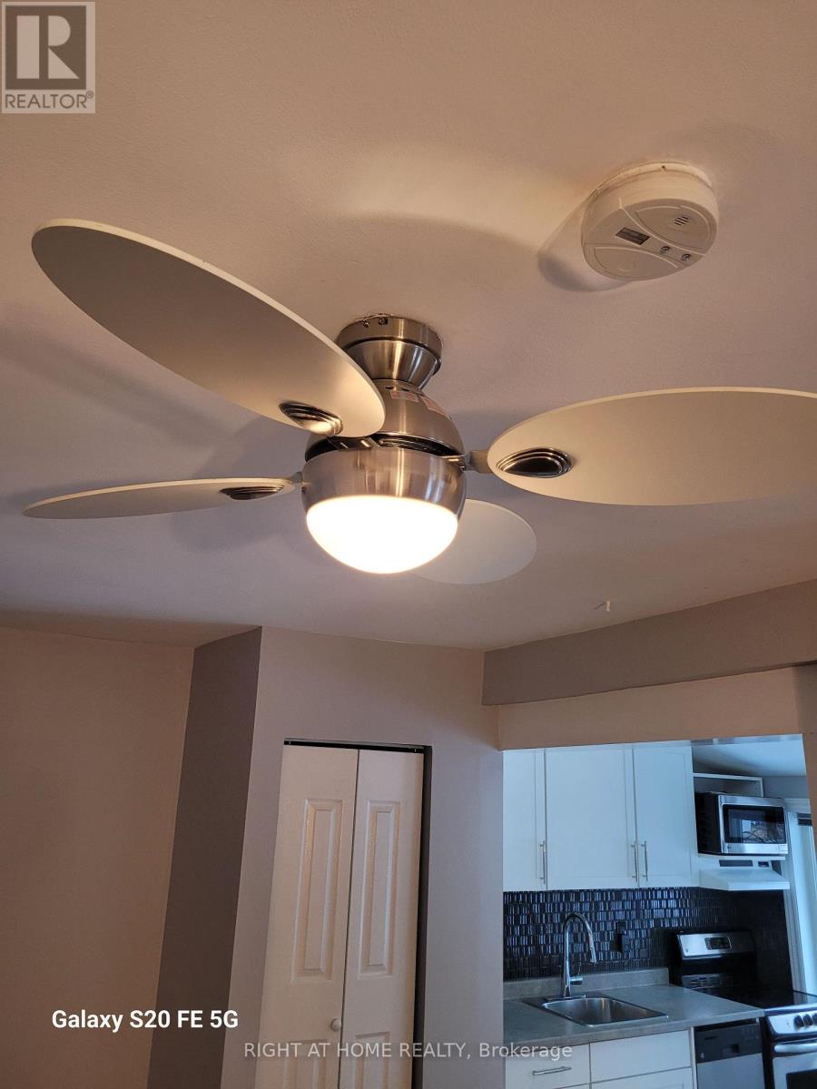 2nd Floor Front - 302 Glenlake Avenue, Toronto, Ontario  M6P 1G3 - Photo 5 - W12789776