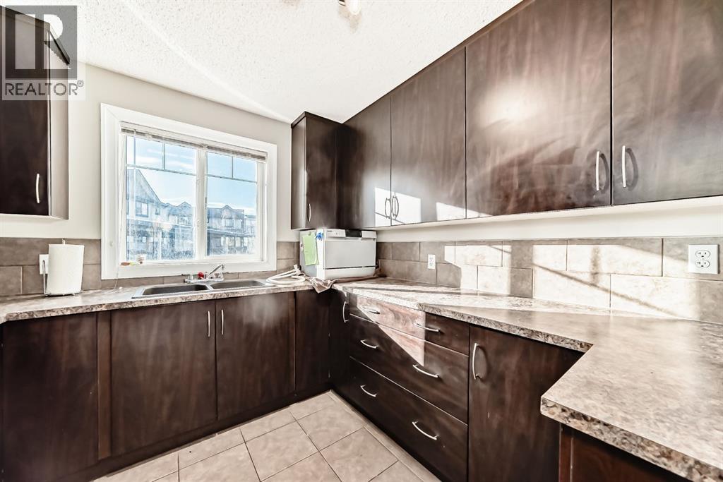 4, 133 Copperpond Heights Se, Calgary, Alberta  T2Z 1C5 - Photo 3 - A2274789
