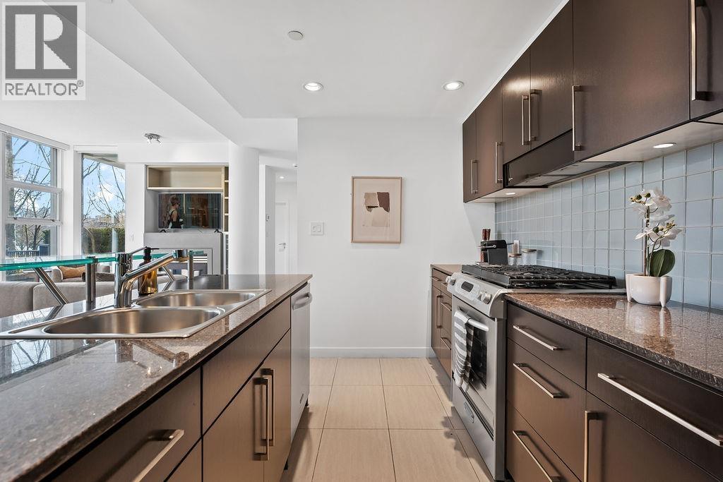 Th105 638 Beach Crescent, Vancouver, British Columbia  V6Z 3H6 - Photo 17 - R3089832